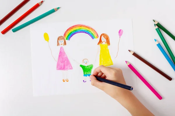 Çocuk LGBT ailesini çiziyor. Üst görünüm. — Stok fotoğraf