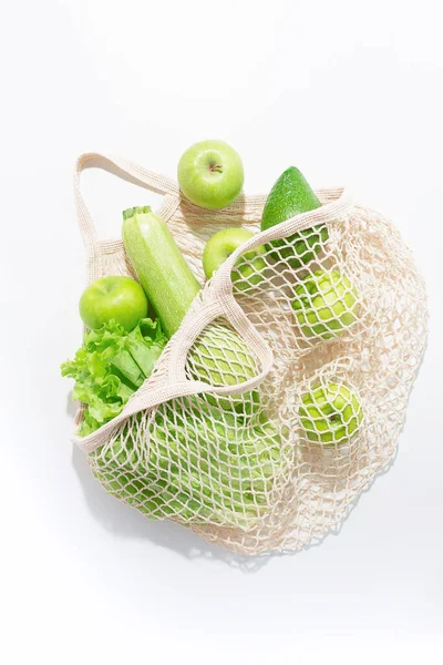 Obst und Gemüse im Öko-Beutel. — Stockfoto