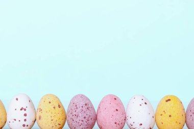 Komik Paskalya yumurtaları sınırı. Uzayı kopyala Yakın plan..