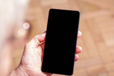 Cep telefonu eski ellerde.. 