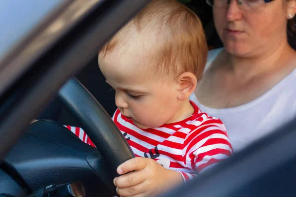 Autista. Viaggiare con i bambini concetto. — Foto Stock