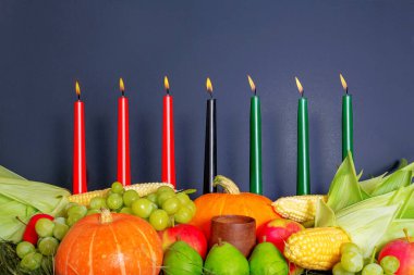 Kwanzaa Afro-Amerikan bayramı. Mısır, kase ve hasat. 