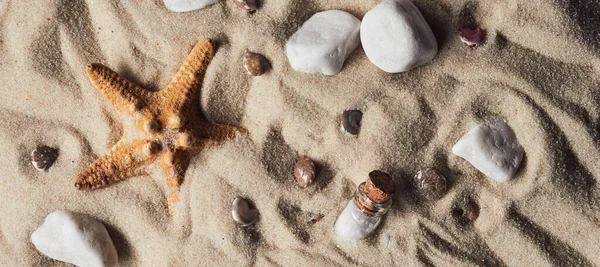 Zandstrand Achtergrond Met Schelpen Stenen Zand Textuur Voor Zomer Met — Stockfoto