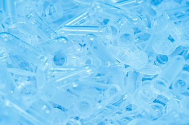 Çoğu Eppendorf ya da mikro santrifüj tüpleri kullanırdı. Kimyasal ve plastik atık. 