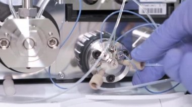 Arınma kapakçığında kılcal damarlar değişiyor. İkili HPLC pompası. Teknik servis veya bakım. 