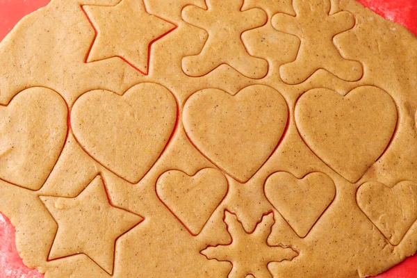 Niepieczone ciasteczka w kształcie serca i gwiazdy na Walentynki. Ciasto domowe. — Zdjęcie stockowe