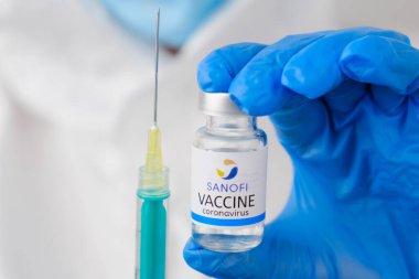 Sanofi aşısı ve tek kullanımlık şırınga. Doktorların eline geçecek. Coronavirus, Sars-cov-2, Covid-19, Ocak 2021, San Francisco, ABD