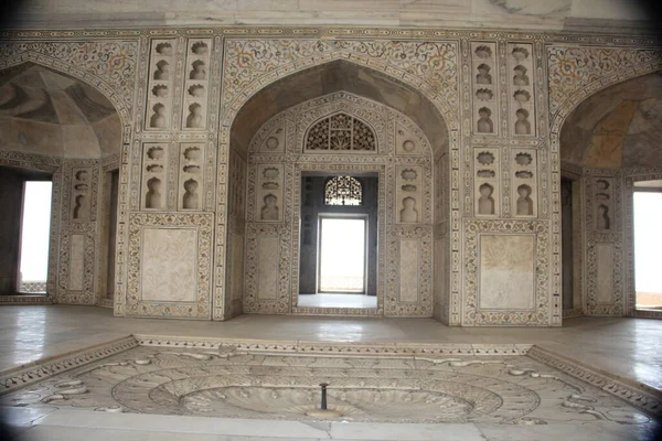 아그라 Agra Fort 인도의 우타르프라데시에 역사적 요새이다 — 스톡 사진