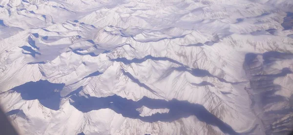 印度北部阿尔卑斯山的空中景观 雪下得正旺 从飞机窗口看到的美妙景色 — 图库照片