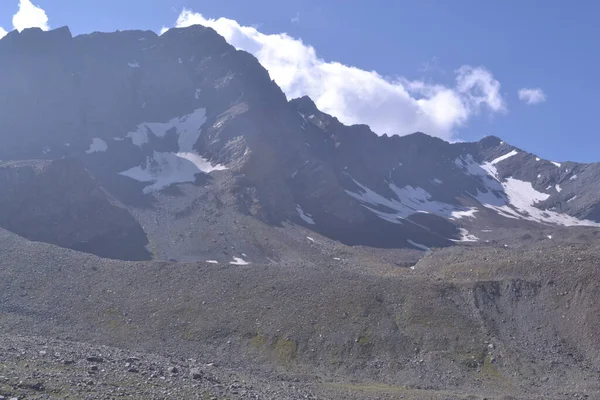 Manimahesh Yatra Manimahesh Lakeはブディル渓谷のBharourから26キロメートルに位置しています — ストック写真