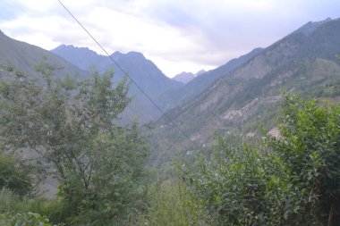 Manimahesh Yatra, Budhil Vadisi 'ndeki Bharmour' dan 26 kilometre uzaklıkta yer almaktadır.