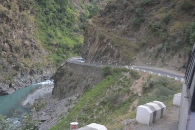 Manimahesh, Bharmour, Chamba, Himachal Pradesh, Hindistan 'a giden Güzel ve Tehlikeli Yol. 
