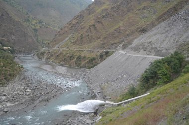 Manimahesh, Bharmour, Chamba, Himachal Pradesh, Hindistan 'a giden Güzel ve Tehlikeli Yol. 