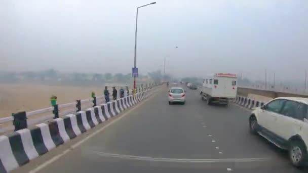 Penangkapan Waktu Jalan Dengan Bus — Stok Video