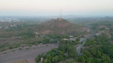 Mehrangarh Kalesi 'nin havadan görünüşü, 1459' da Rao Jodha tarafından inşa edilen Jodhpur, Rajasthan, Hindistan 'da büyük tarihi bir tepe kalesidir.