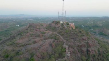 Mehrangarh Kalesi 'nin havadan görünüşü, 1459' da Rao Jodha tarafından inşa edilen Jodhpur, Rajasthan, Hindistan 'da büyük tarihi bir tepe kalesidir.