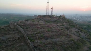 Mehrangarh Kalesi 'nin havadan görünüşü, 1459' da Rao Jodha tarafından inşa edilen Jodhpur, Rajasthan, Hindistan 'da büyük tarihi bir tepe kalesidir.