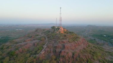 Mehrangarh Kalesi 'nin havadan görünüşü, 1459' da Rao Jodha tarafından inşa edilen Jodhpur, Rajasthan, Hindistan 'da büyük tarihi bir tepe kalesidir.