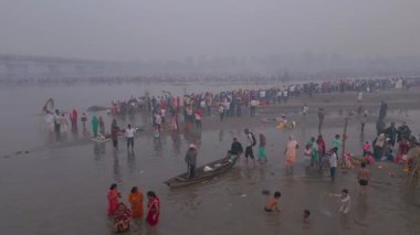 Satluj Nehri ve Dugri Nahar 'daki Chhas Puja' nın hava görüntüsü.