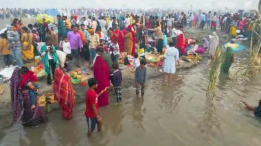 Satluj Nehri ve Dugri Nahar 'daki Chhas Puja' nın hava görüntüsü.