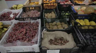 meyve deposu limon muz elma portakal pomelo