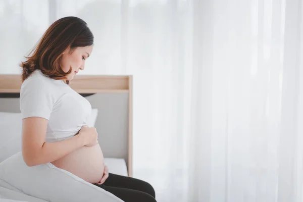 Asian Beautiful Happy Woman Pregnancy Sitting Bed Bedroom Satisfaction Relaxation — Stock Photo, Image