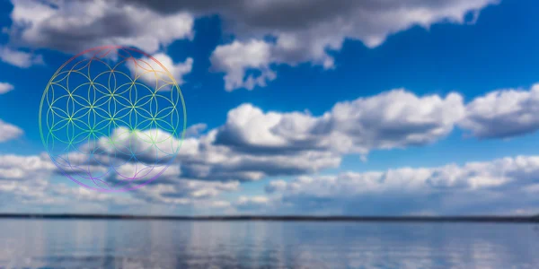 Buddhismus Chakra Blume des Lebens über verschwommener Natur Seeblick — Stockfoto