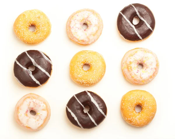 Gemischte Donuts, Freisteller auf weissem Hintergrund — Stock Photo, Image