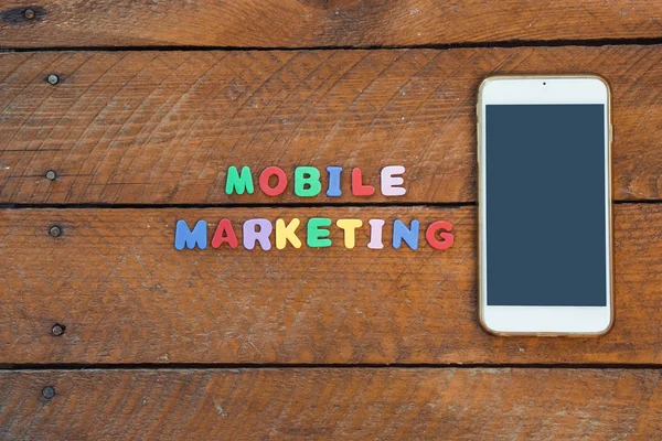 Mobile Marketing concept z inteligentny telefon — Zdjęcie stockowe
