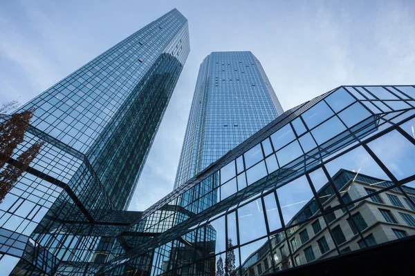 Arquitetura de vidro moderna em Frankfurt, Alemania — Fotografia de Stock