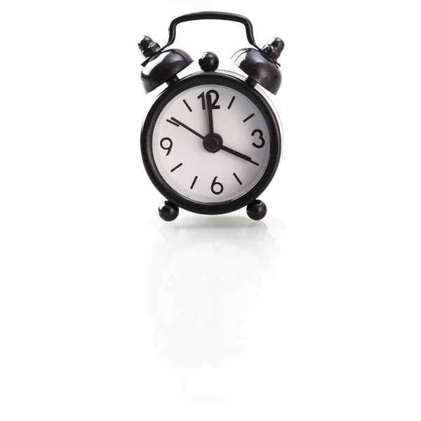 Reloj despertador negro que muestra cuatro — Foto de Stock