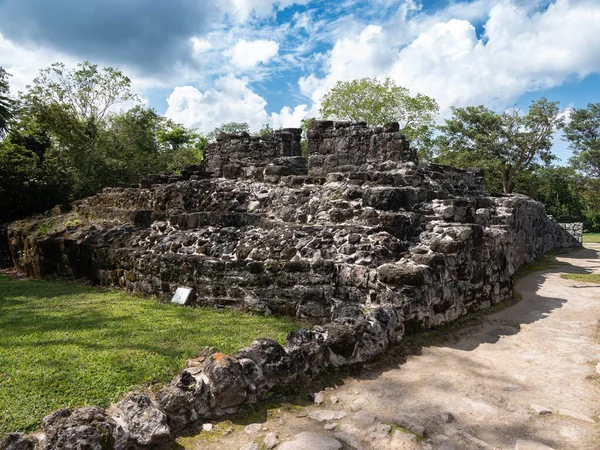 Kutsal Kolombiya öncesi Maya Dini Sitesi