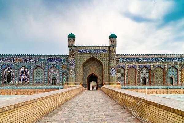 Der Palast von Khudayar Khan, bekannt als Palast des letzten Herrschers des Kokand-Khanats, Khudayar Khan — Stockfoto