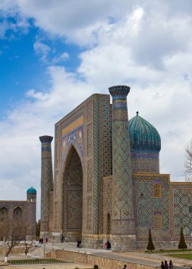 Sher-dor medrese