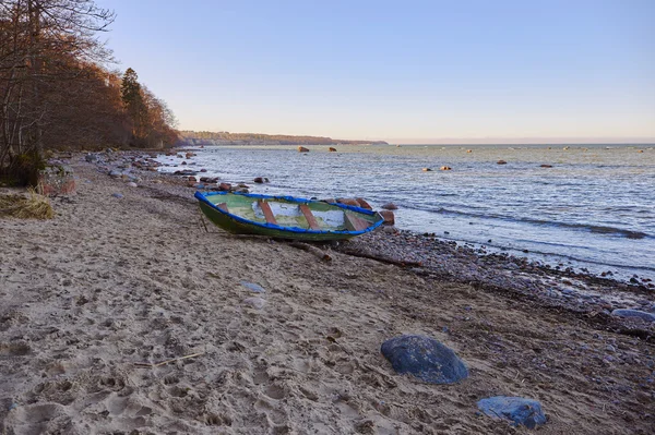 Båt på seaside — Stockfoto