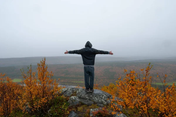 Homme Dos Debout Sur Sommet Montagne Haldi Finnmark Norvège — Photo