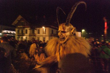 Krampuslauf, Avusturya 'nın Schladming kentindeki geleneksel şeytan geçit töreni.