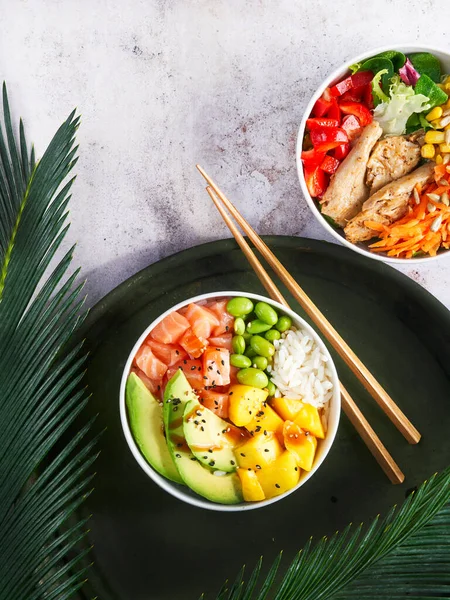 Poke Bowls Hawaïens Tendance Saumon Protéines Soja Heura Poulet Végétalien — Photo