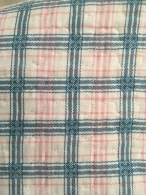 weft of a checkered fabric