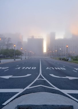 Şikago 'da sokaklar siste ikiye bölünmüş