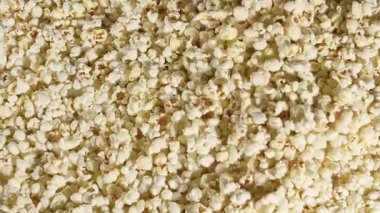 Gerçek patlamış mısırların hareket edip dalgalanması