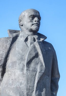 Belarus, Postavi 'de Vladimir Lenin' in parçalanmış eski anıtı.. 