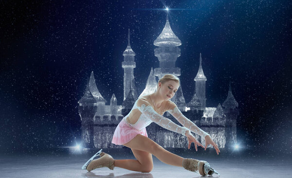 Young Woman Figure Skating Royalty Free Stock Images
