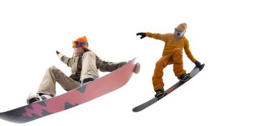 Snowboard sürücüleri beyaz arka planda izole edildi.