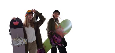 Snowboard sürücüleri beyaz arka planda izole edildi.