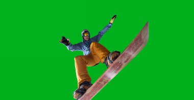 Snowboard sürücüsü yeşil ekranda izole edildi.