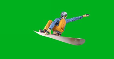 Snowboard sürücüsü yeşil ekranda izole edildi.