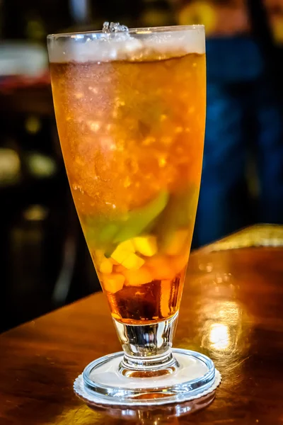 Ice cold beverage in Indonesian restaurant — Stock Photo, Image