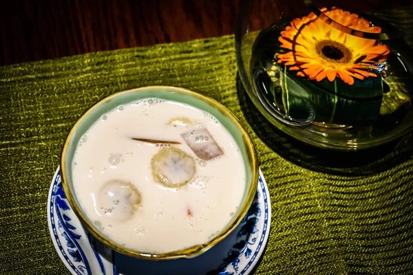 Jedzenie Peranakan Home przepis Bubur Cha Cha — Zdjęcie stockowe