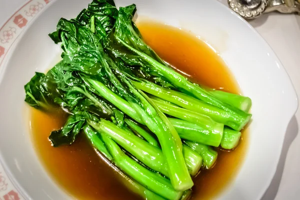 Stir Fry Choy toplamı istiridye sosu ile